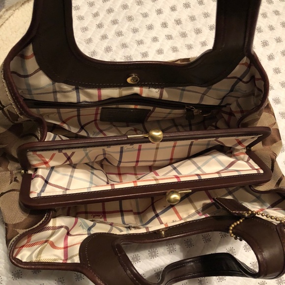 Classic Coach Purse - Picture 3 of 3